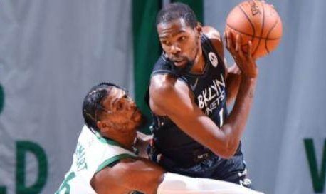 开云体育-ESPN18位专家再给打脸预测：詹姆斯请喝下这口毒奶