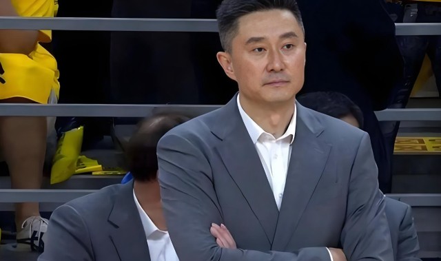 开云APP下载-输给上海10分！广东队还暴露3大隐患，杜锋夺取第12冠很难