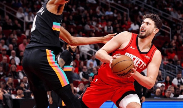 开云在线-1年350万底薪！却打成球队老大！NBA最可怜的超巨，你该得到尊重|拉塞尔·威斯布鲁克|湖人|克里斯·保罗|洛杉矶快船队|保罗-乔治_新浪体育_新浪新闻