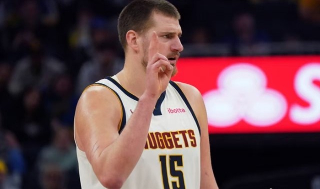 开云APP下载-近3战场均36+6！因大伤29岁才迎来巅峰，约基奇：愿一直和他打球|默里|爵士|掘金|尼古拉-约基奇|NBA常规赛_新浪体育_新浪新闻